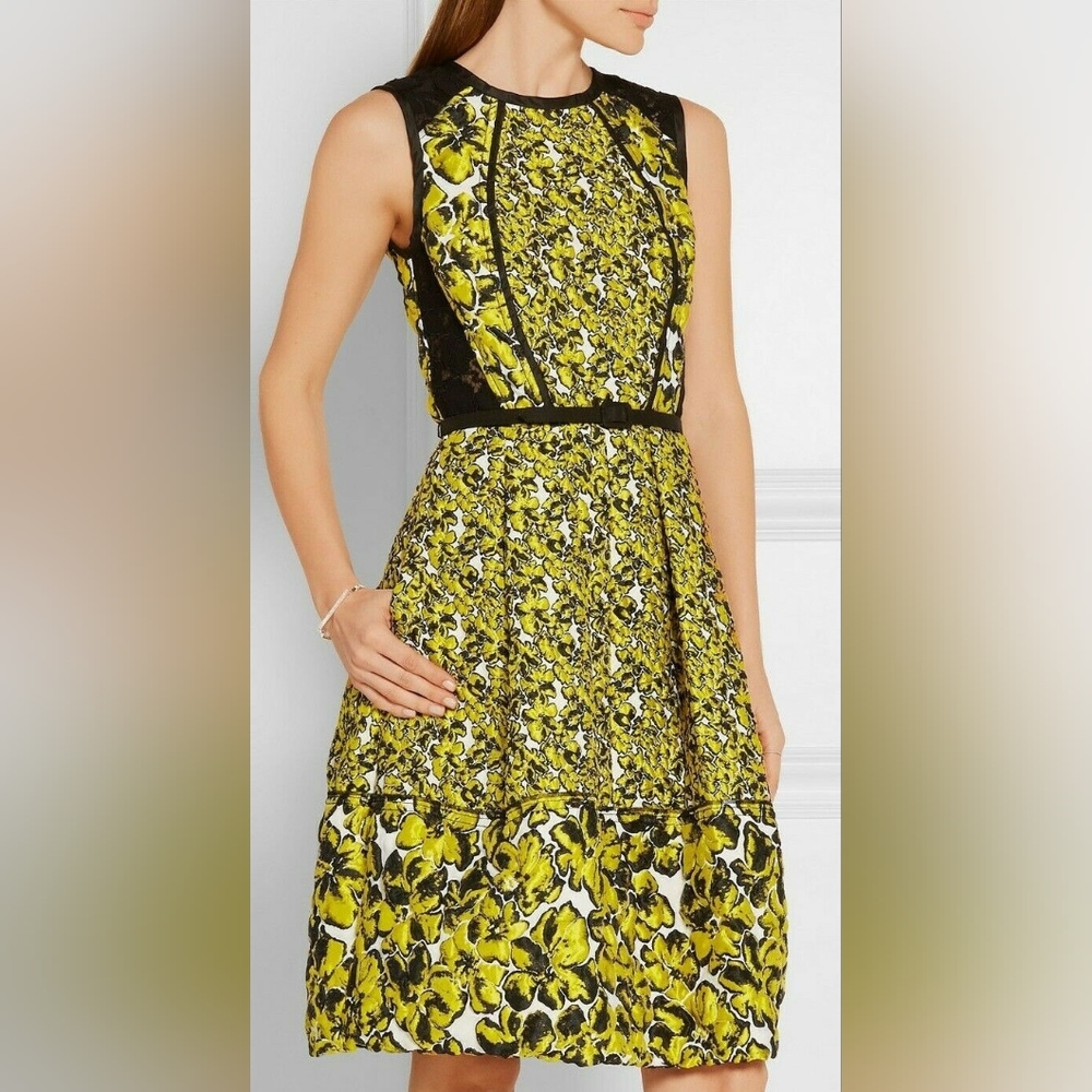 $3,700 OSCAR DE LA RENTA GREEN BROCADE LACE SILK LINED RUNWAY DRESS 2, 6, 12